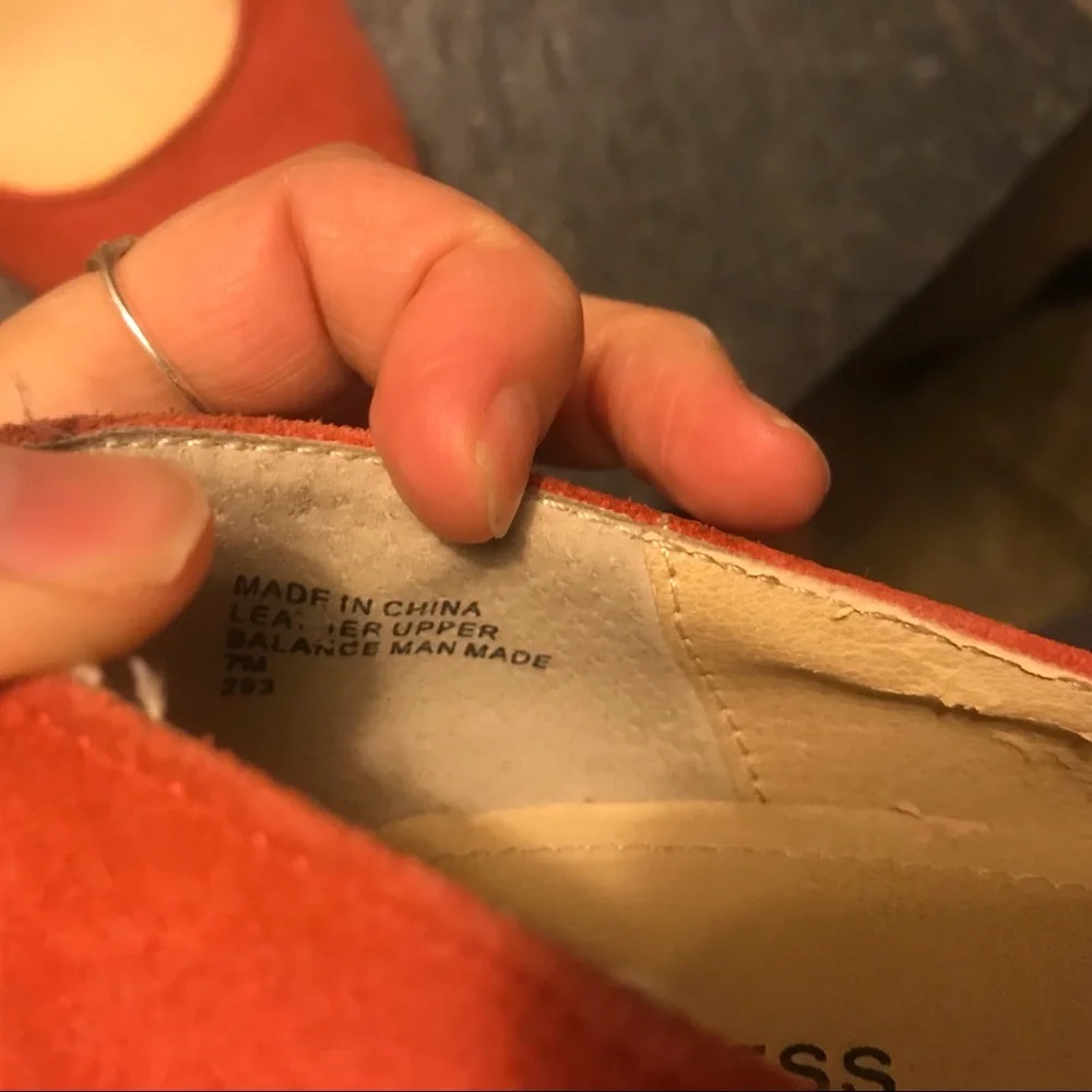 Express Pink Heels - Picture 2 of 10